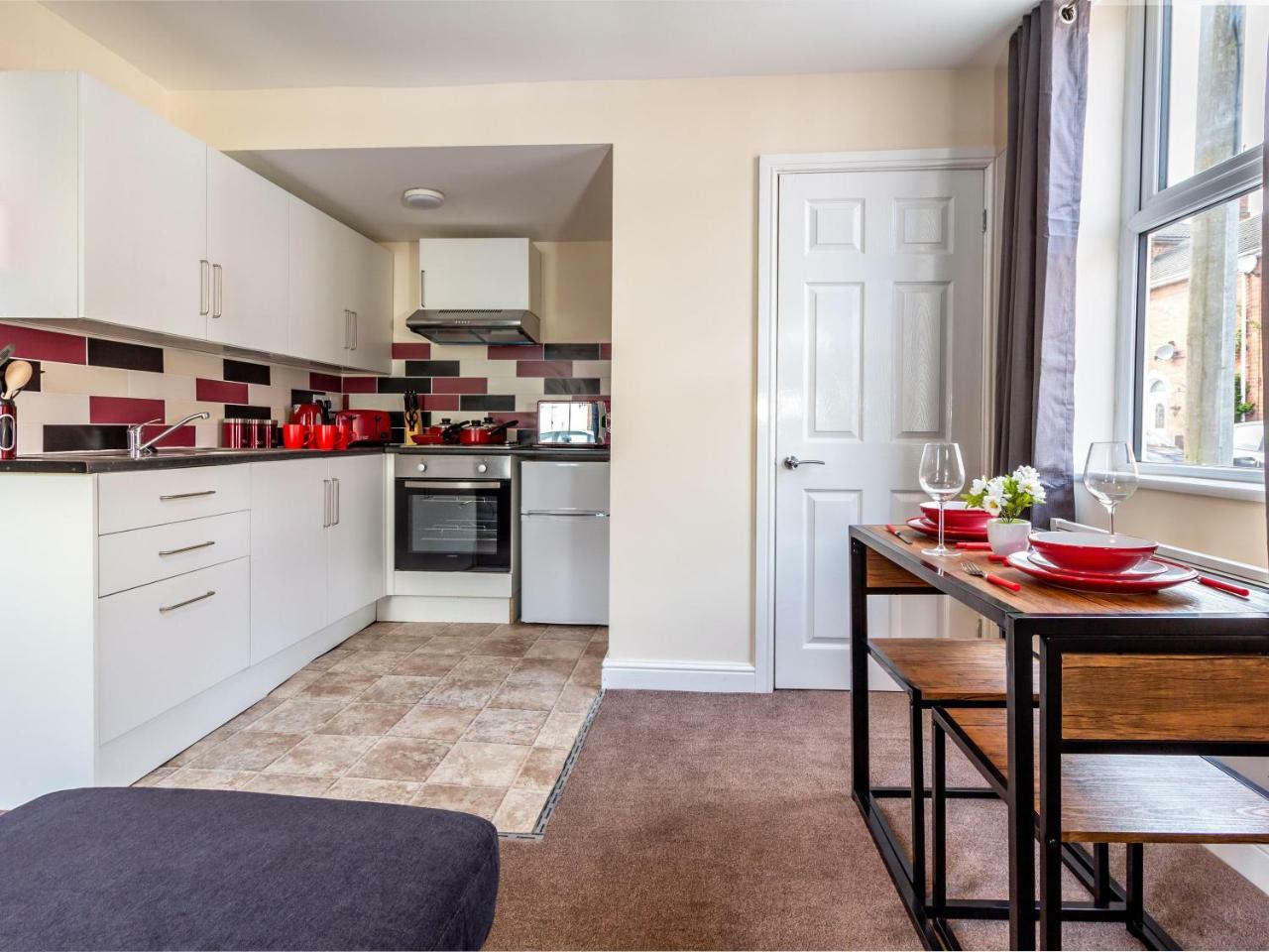Northfield Street, Worcester City Centre - Guest Homes المظهر الخارجي الصورة