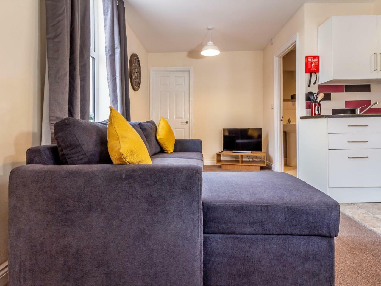 Northfield Street, Worcester City Centre - Guest Homes المظهر الخارجي الصورة